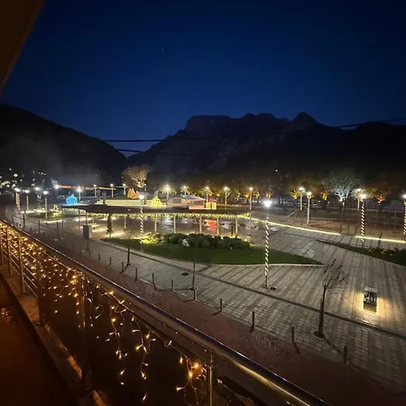 Helen's Art House Πυλί